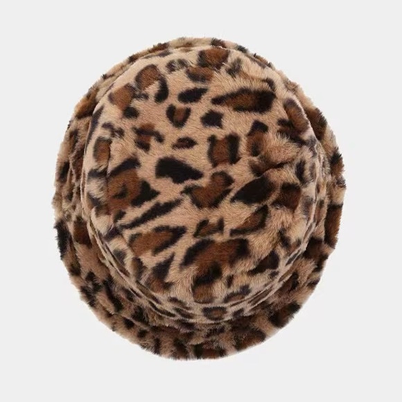 NWOT Plush Fuzzy Warm Leopard Print Faux Fur Bucket Hat - Picture 5 of 7
